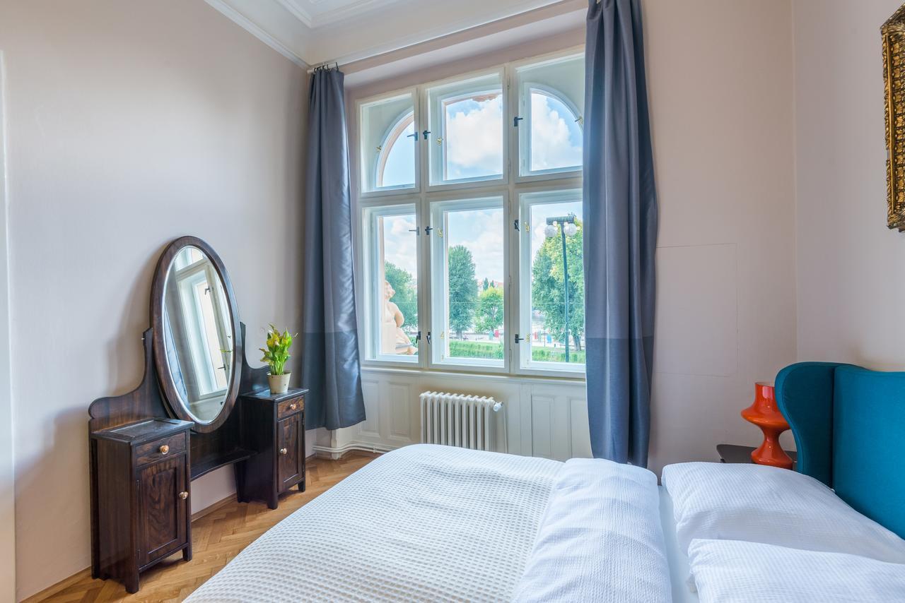 Riverside Apartment With A Balcony Prague Exterior photo