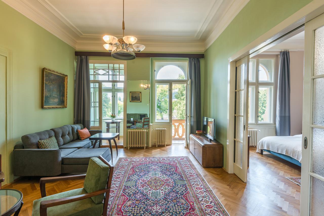 Riverside Apartment With A Balcony Prague Exterior photo